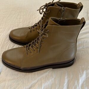VINCE. Cooper boots in Army Green